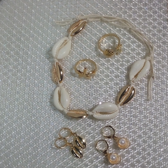 Dainty Gold and White Shell Necklace Set w/ ImPress Pedicure Press On Nails 🏖️ - Picture 9 of 12